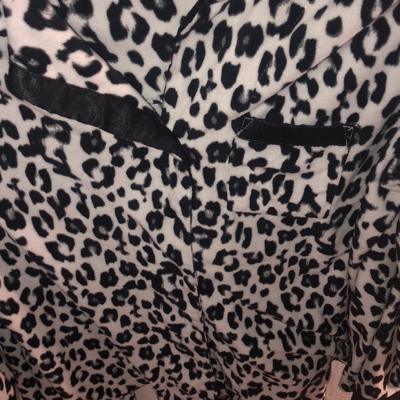 Liz Claiborne Animal Print Fleece Pajama Set - Medium - Picture 11 of 13